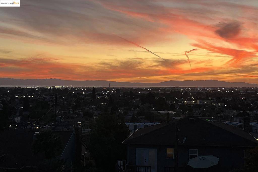 Oakland, CA 94605,9889 Burr St