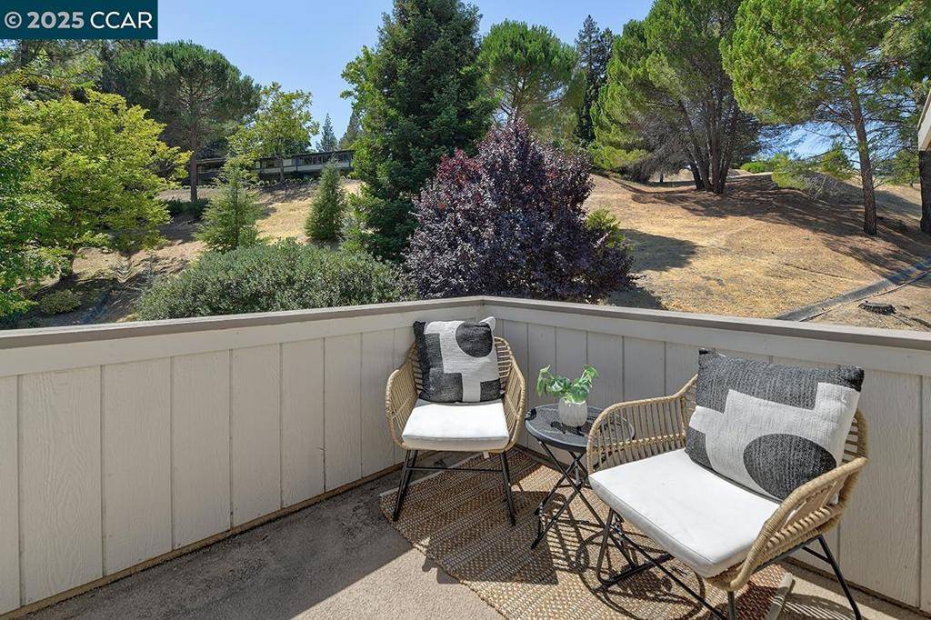 Walnut Creek, CA 94595,1424 Canyonwood Ct #1