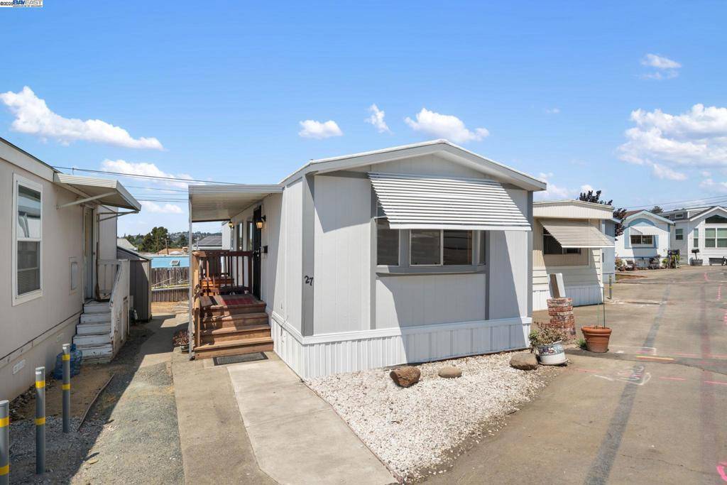 Castro Valley, CA 94546,3998 Castro Valley Blvd