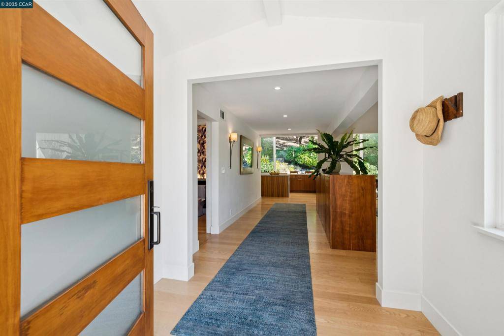 Orinda, CA 94563-1315,10 ICHABOD LANE