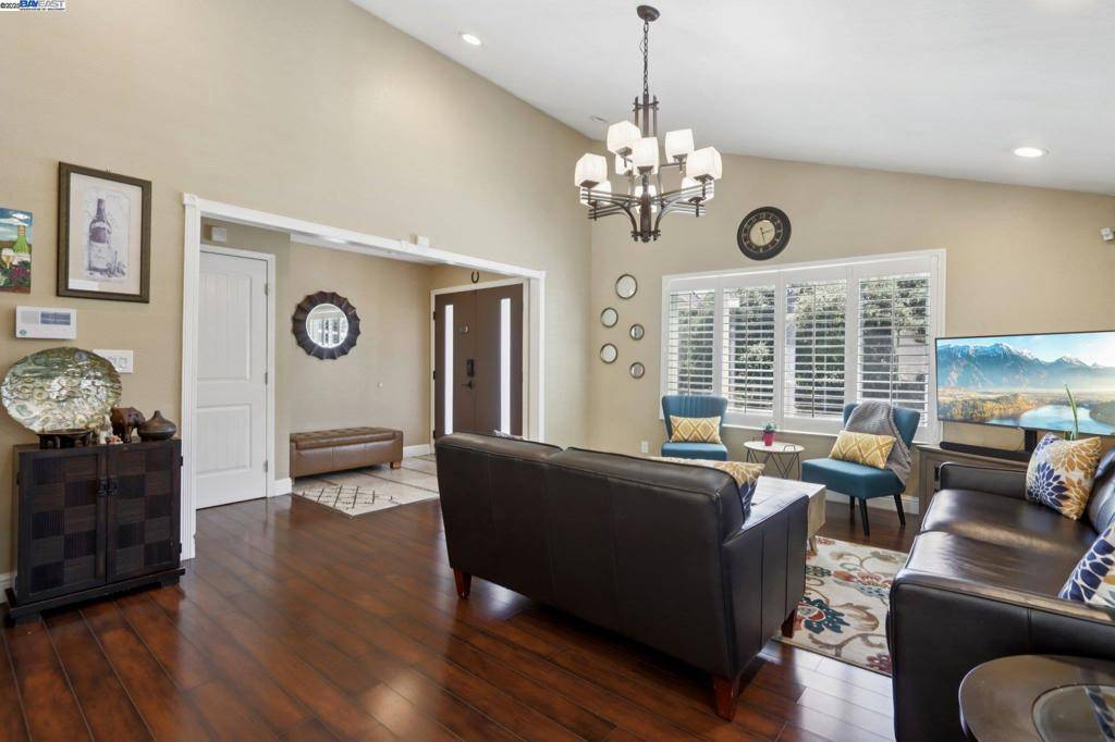 Hayward, CA 94542,27978 Dobbel Ave