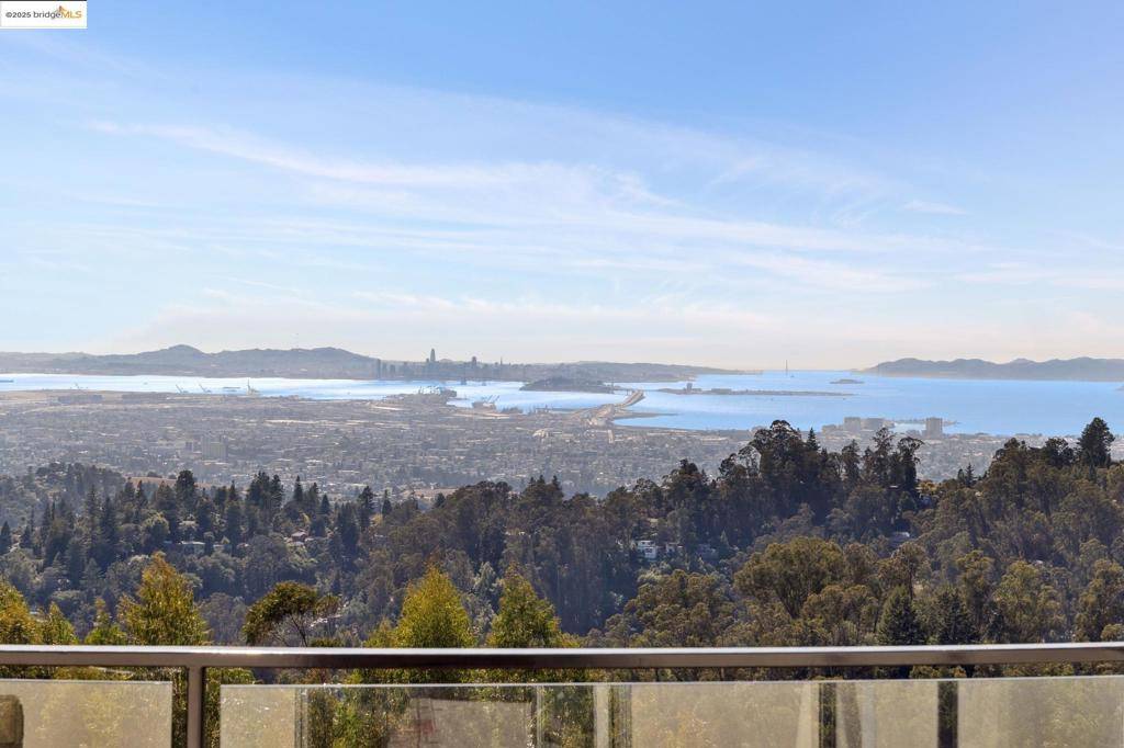 Oakland, CA 94611,25 Diablo Dr