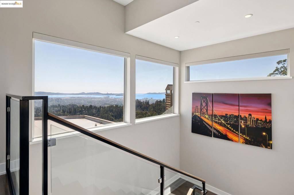 Oakland, CA 94611,25 Diablo Dr