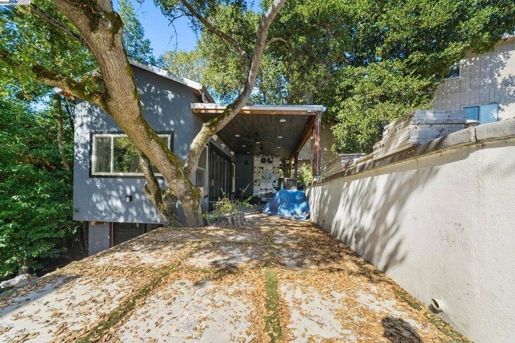 Oakland, CA 94608,2765 Butters Dr