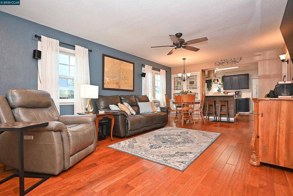 Martinez, CA 94553,1617 Castro Street