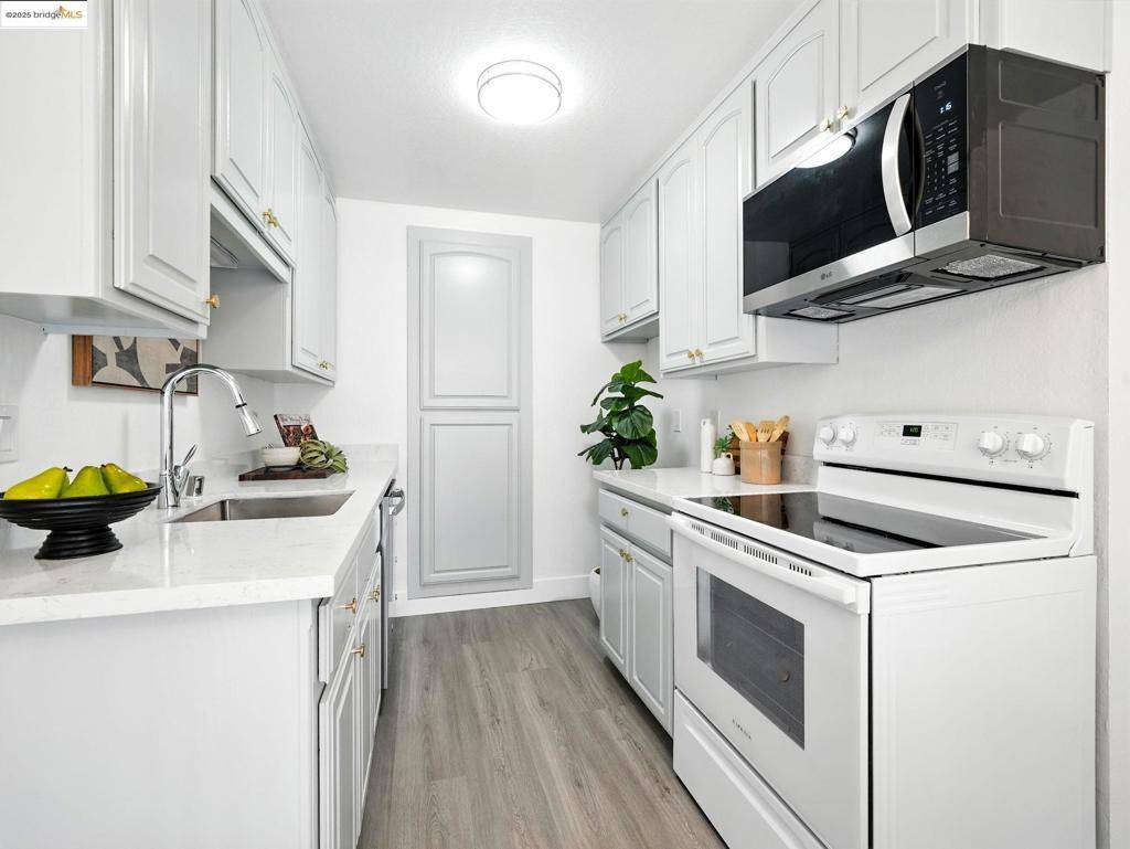 San Leandro, CA 94577,14587 Doolittle Dr