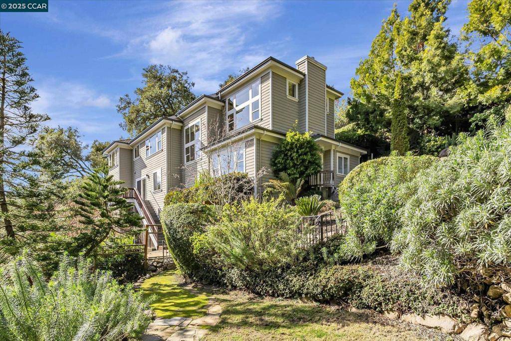Orinda, CA 94563,4 Berrybrook Hollow
