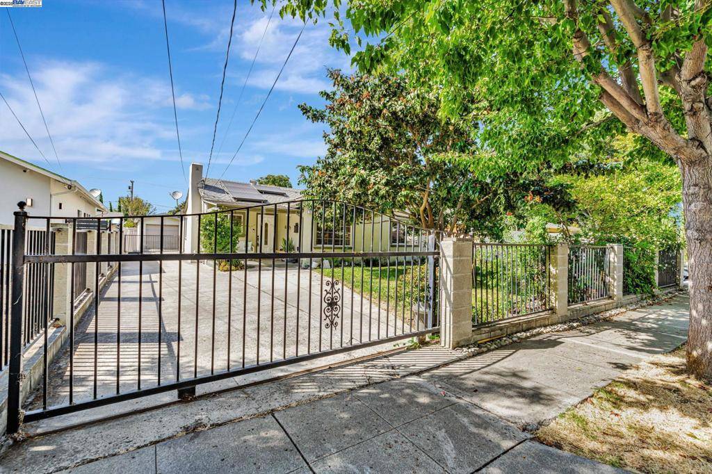 Menlo Park, CA 94025,1127 Madera Ave