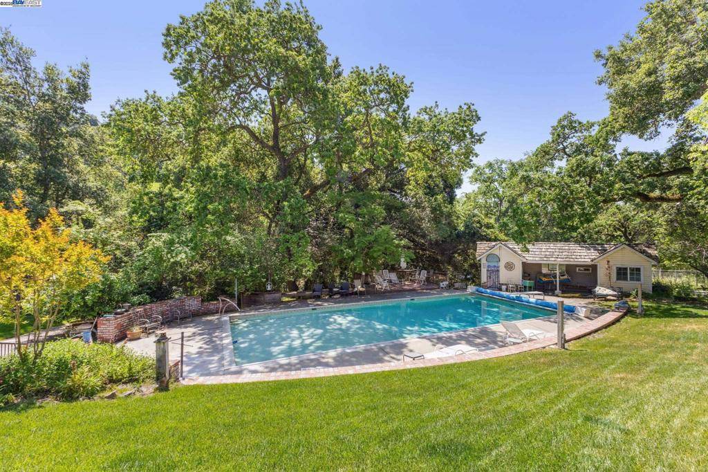 Alamo, CA 94507,721 Fair Oaks Dr