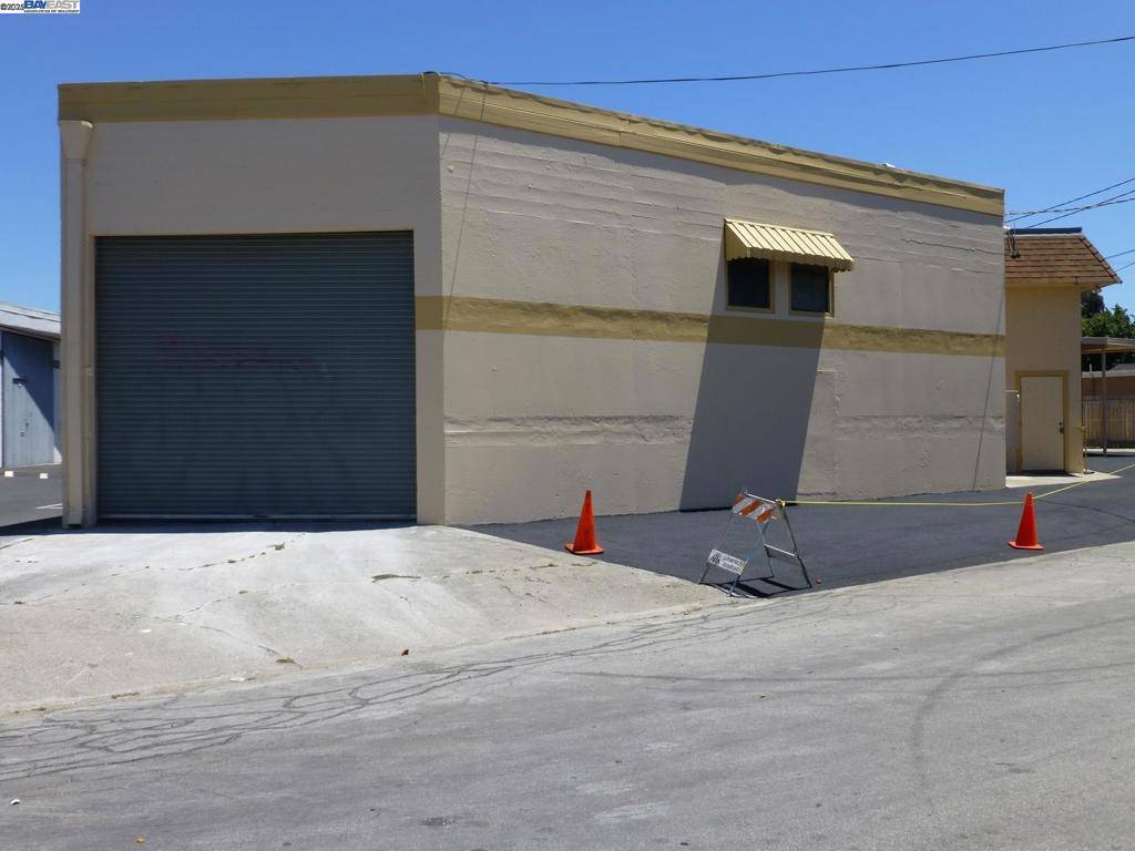San Lorenzo, CA 94580-1712,16840 Alisal