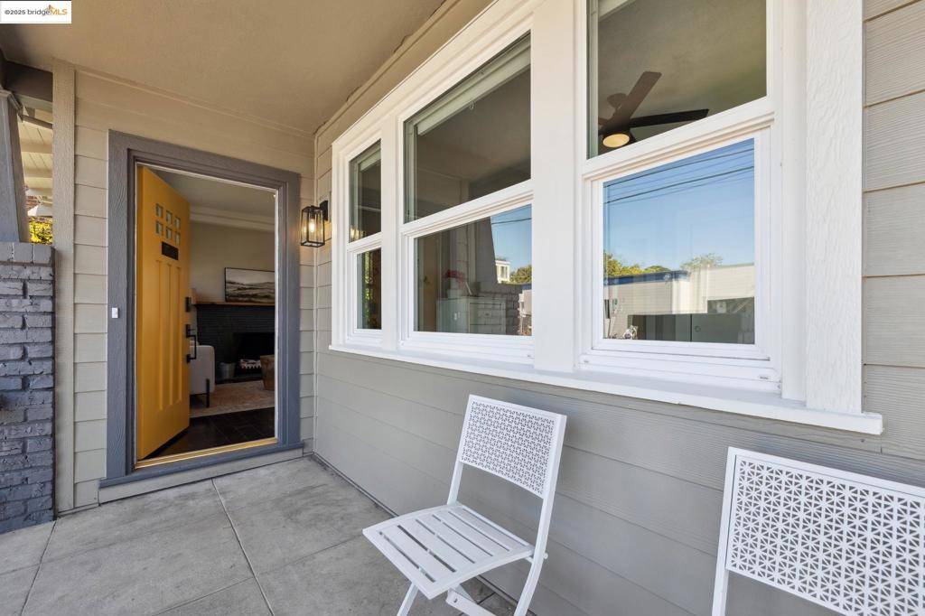 Berkeley, CA 94710,1092 Dwight Way