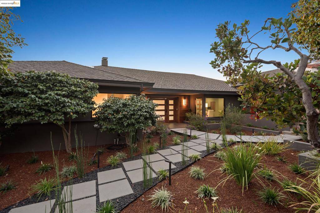 Oakland, CA 94618,5737 Country Club Dr