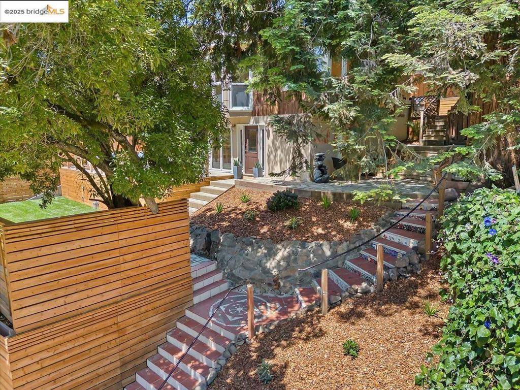 Oakland, CA 94611,164 Duncan Way