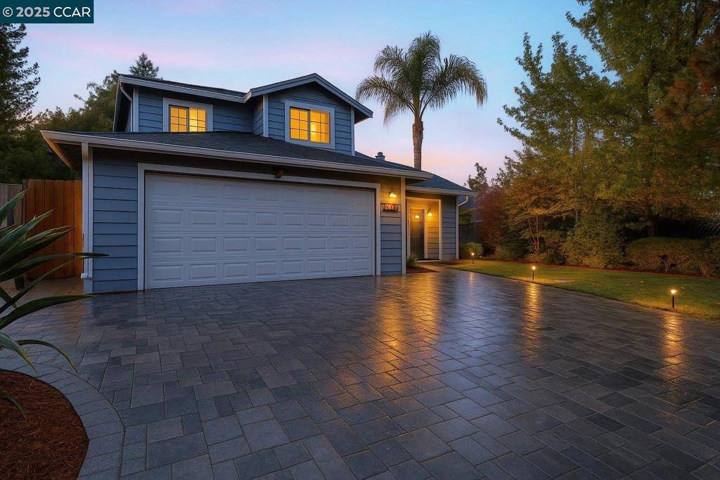 Martinez, CA 94553,2207 Bridgeport Way