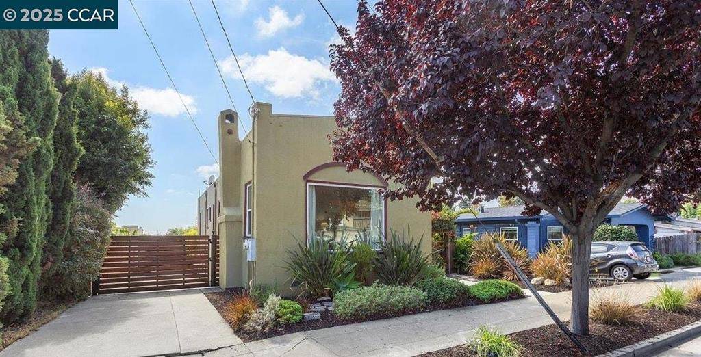 Oakland, CA 94619,5323 Normandie Ave