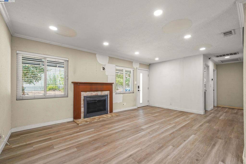 Pleasant Hill, CA 94523,2203 Sherman Dr.