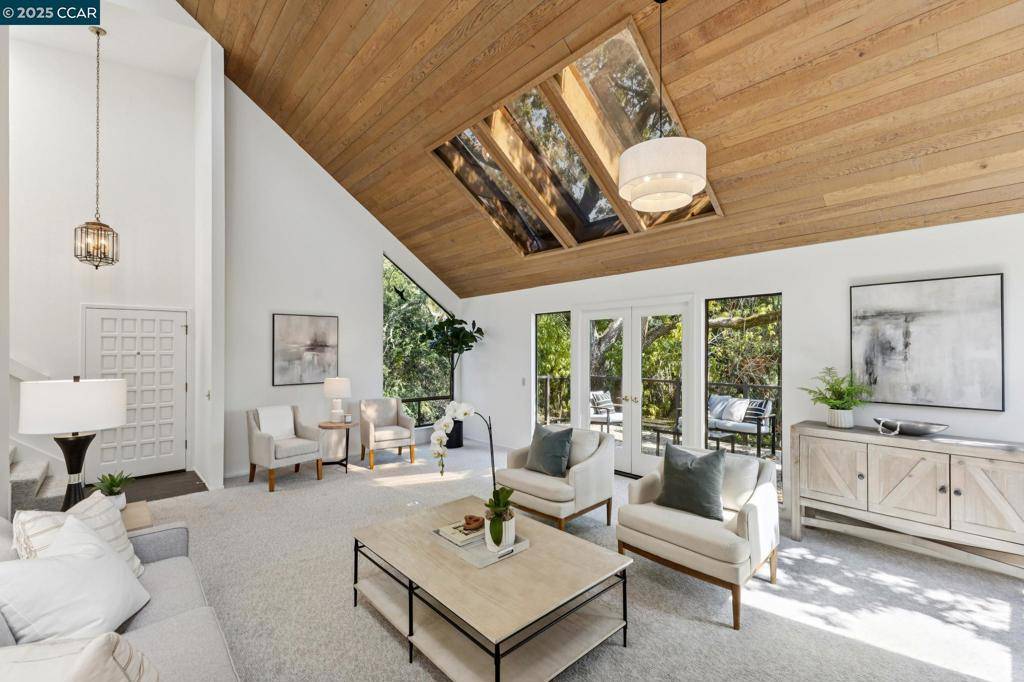 Orinda, CA 94563,39 Saint Stephens Dr