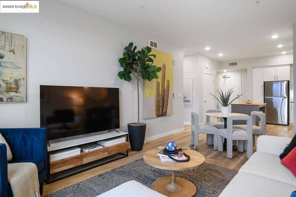 Oakland, CA 94606,260 Brooklyn Basin Way #540