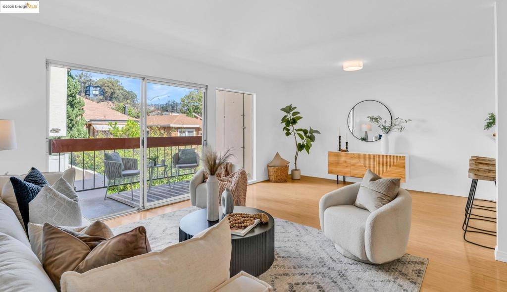 Oakland, CA 94611,288 Whitmore St #220