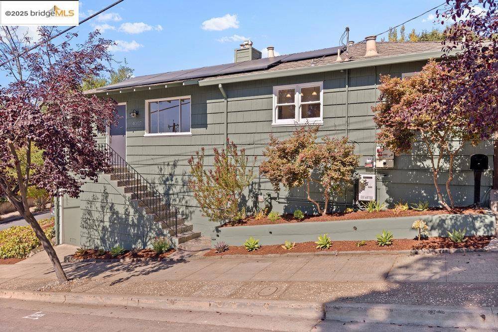 Oakland, CA 94619,4007 Vale Ave