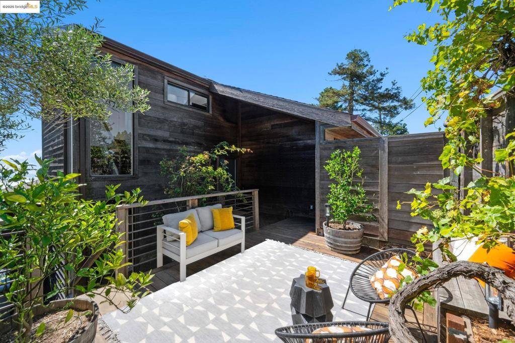 Berkeley, CA 94708,1344 Summit Rd