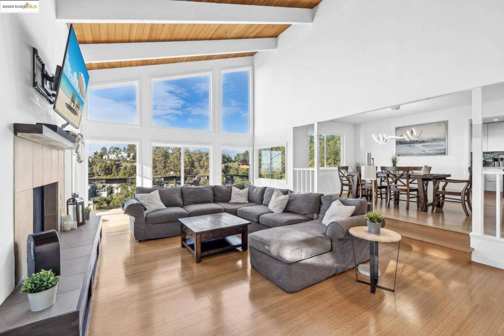 Oakland, CA 94611,58 Villanova Dr