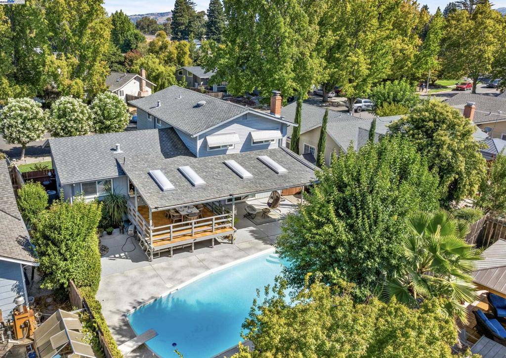 Pleasanton, CA 94588,4336 Muirwood Dr
