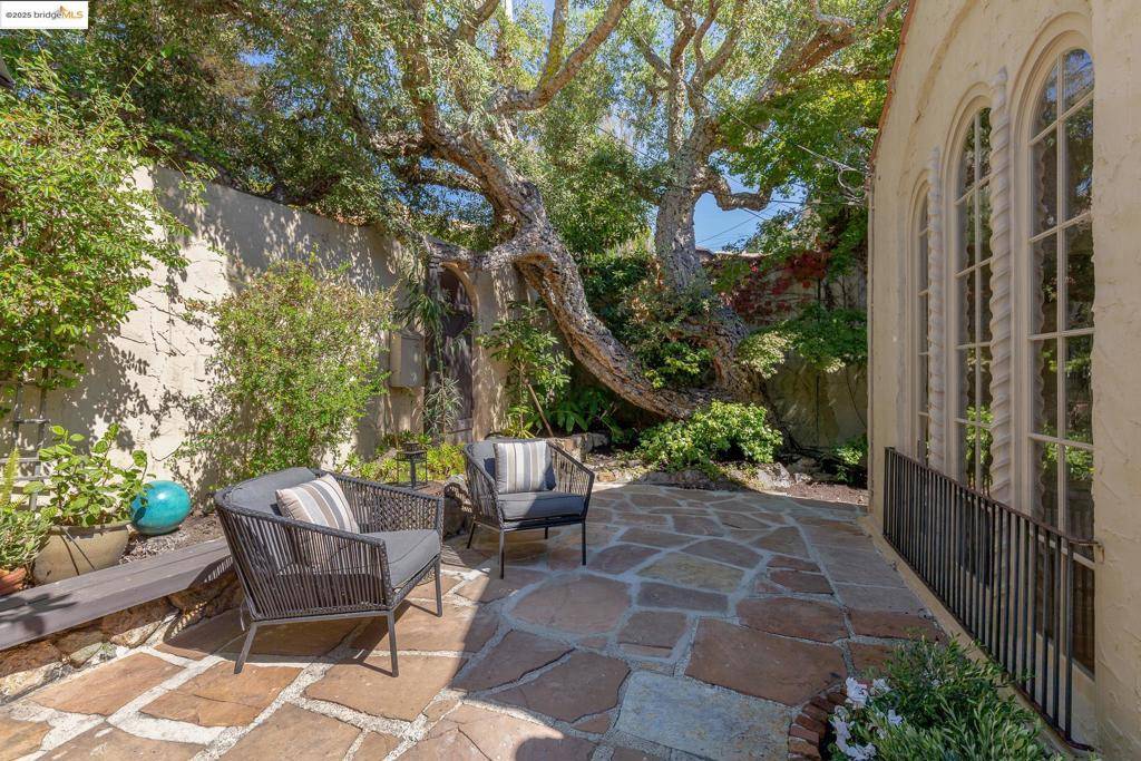 Berkeley, CA 94707,1922 San Antonio Ave