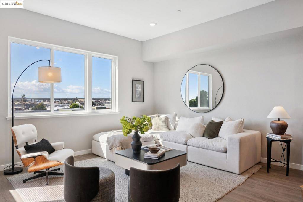 Oakland, CA 94607,2400 Adeline ST #303