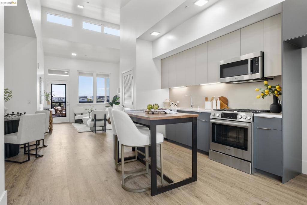 Oakland, CA 94608,1545 32nd Street #309