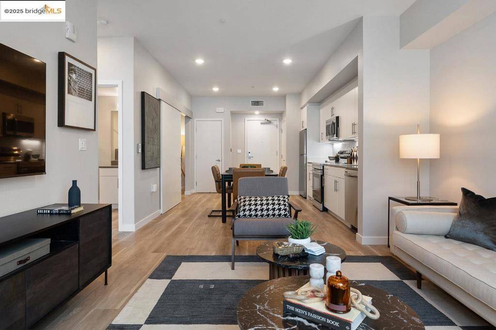 Oakland, CA 94606,260 Brooklyn Basin Way #428