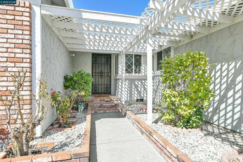 Antioch, CA 94509,2108 Reseda Way