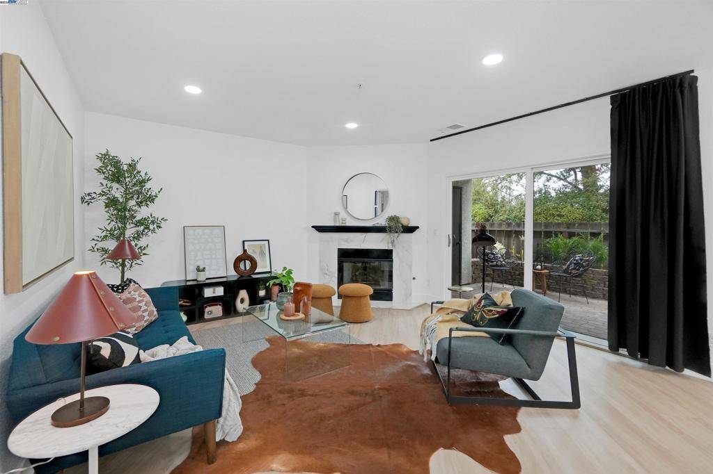 Hayward, CA 94546,21314 Gary Dr #214