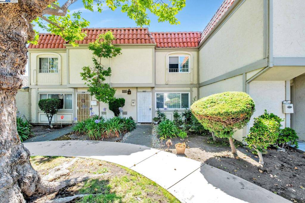 San Leandro, CA 94577,2474 Fairway Dr