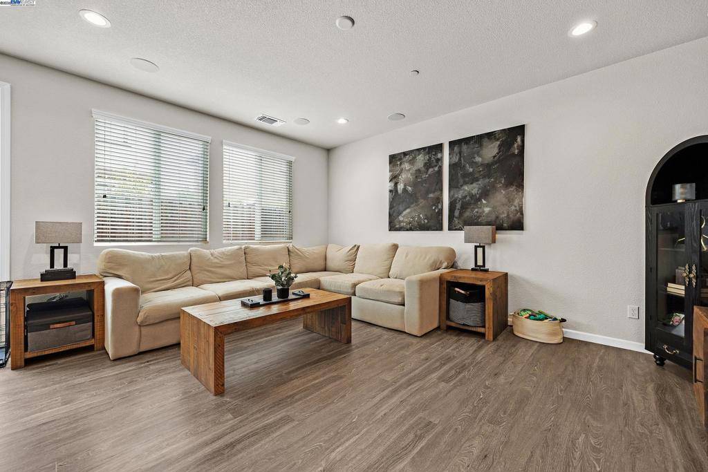 Oakley, CA 94561,268 Coolcrest Dr