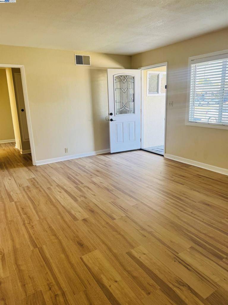 Dublin, CA 94568,8320 Davona Dr