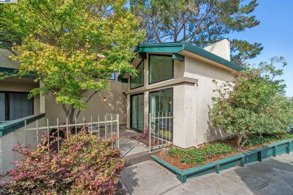 Alameda, CA 94502,101 Carob Ln