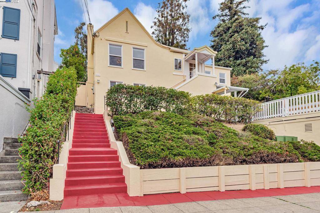 Oakland, CA 94606,864 Brooklyn Ave