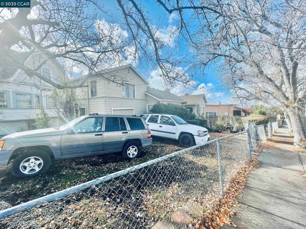 Oakland, CA 94605,2533 Cherokee Ave