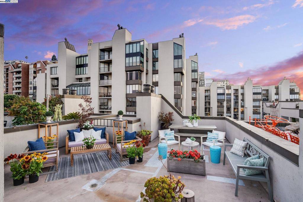 San Francisco, CA 94111,156 Lombard St #28