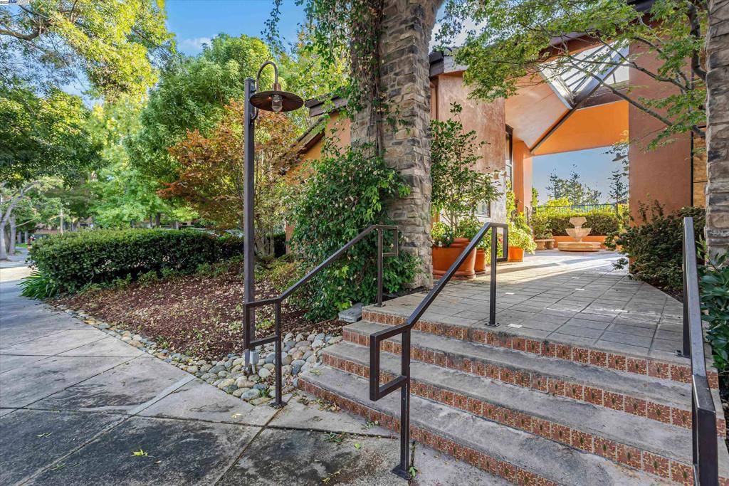 Fremont, CA 94538,39199 Guardino Dr #170