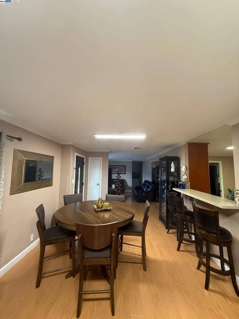 Hayward, CA 94545,28290 applegate