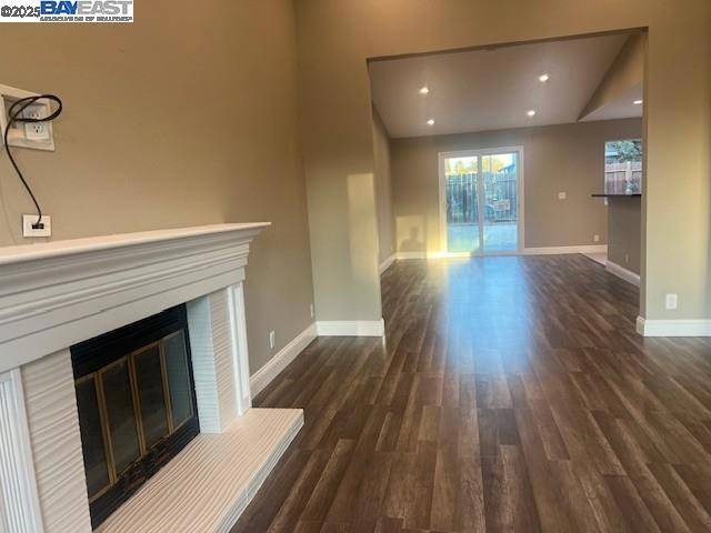 Suisun City, CA 94585,607 Crested Dr