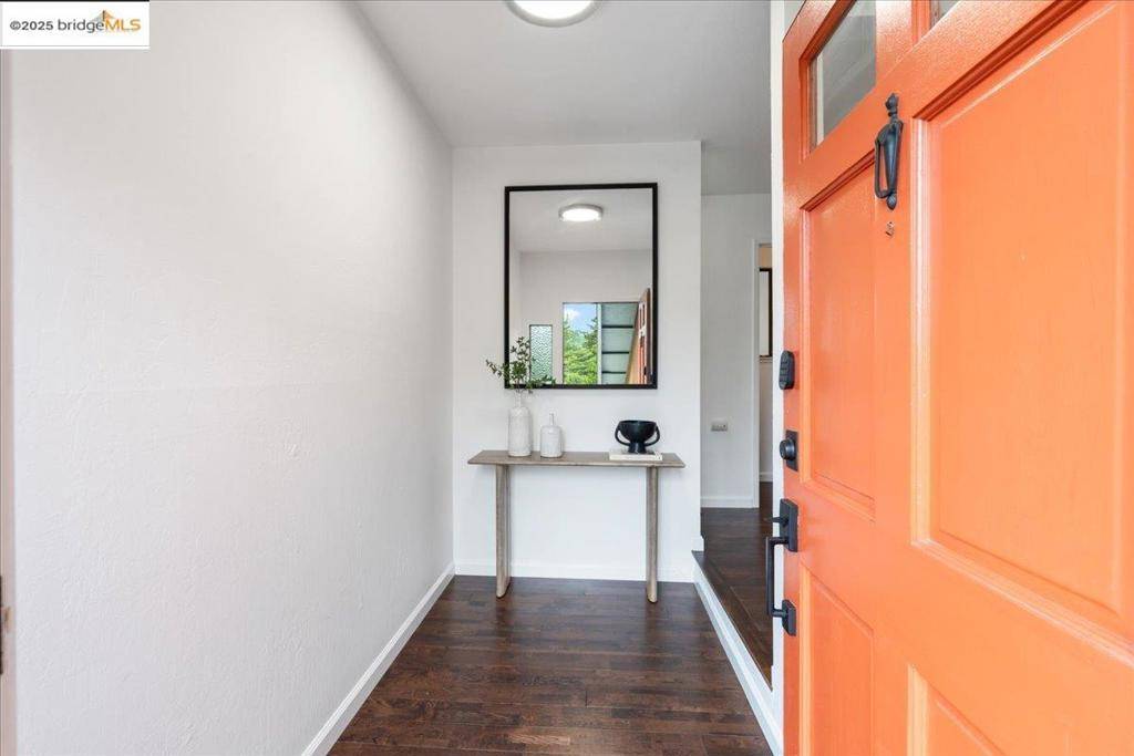 Oakland, CA 94611,6861 Saroni Dr