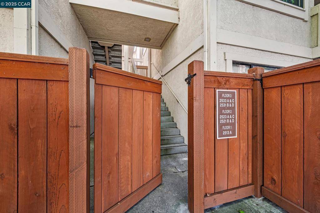 Walnut Creek, CA 94595-1165,2531 Lucy Lane