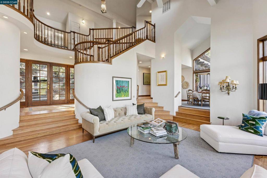 Orinda, CA 94563,85 La Cuesta Drive