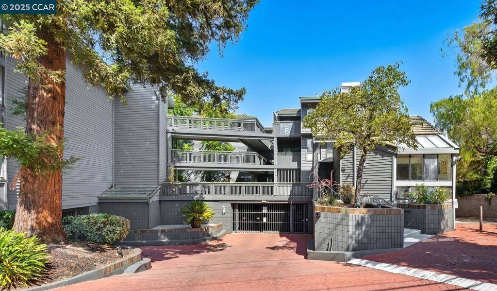 Walnut Creek, CA 94596,1696 San Miguel Dr