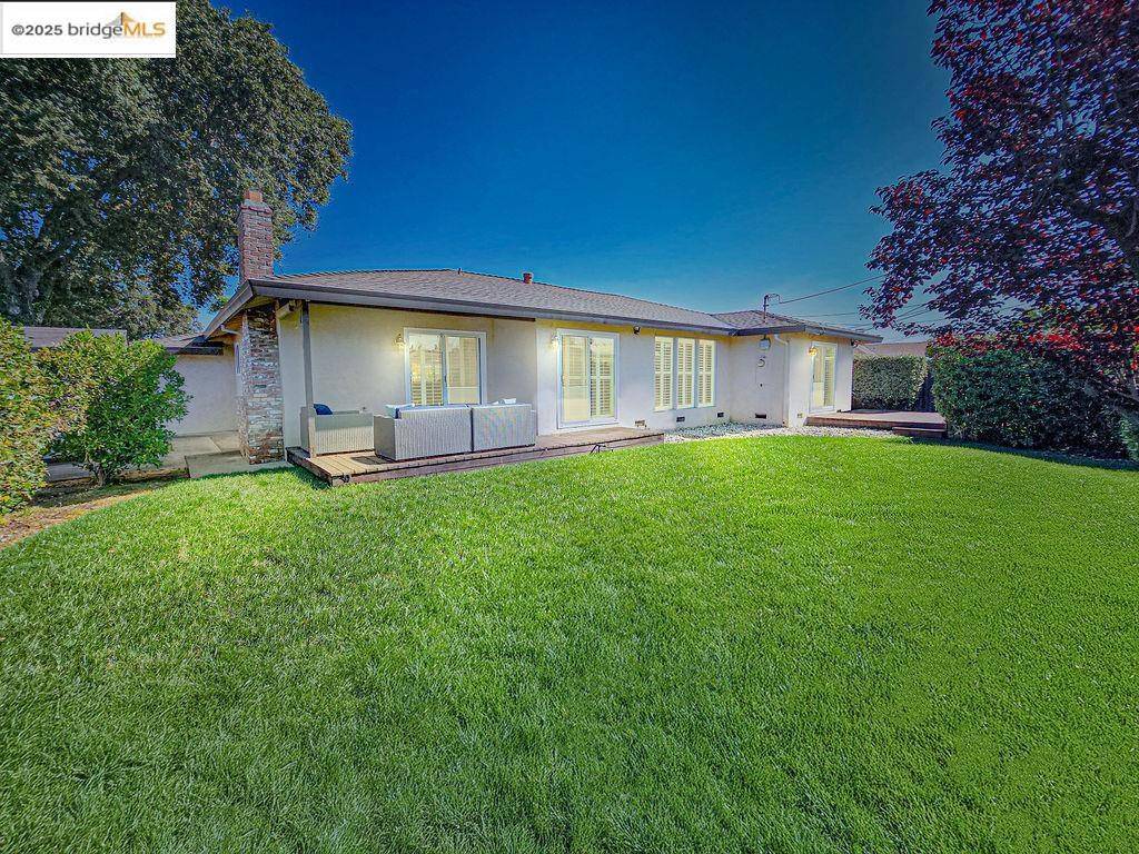 Sacramento, CA 95831,7036 13Th St