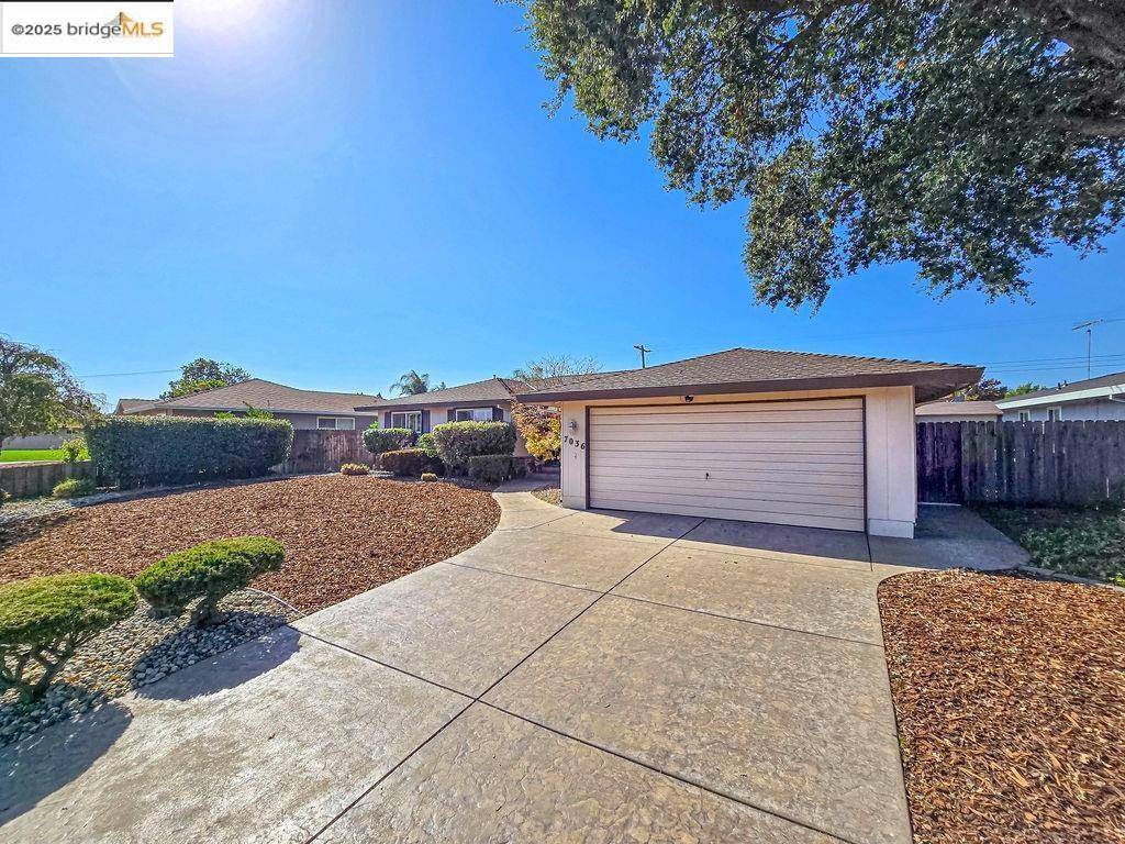 Sacramento, CA 95831,7036 13Th St