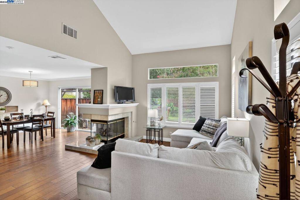 San Ramon, CA 94582,214 Bellflower Dr